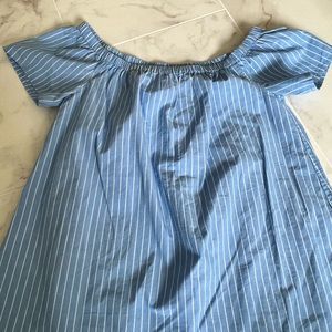 Vineyard Vines off the shoulder shirt